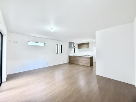 ���r���O ����