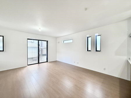 ���r���O ����