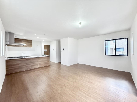 ���r���O ����