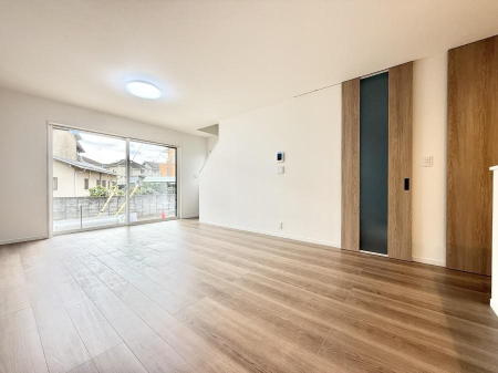 ���r���O ���������S�n�̂����A���z�̃��r���O