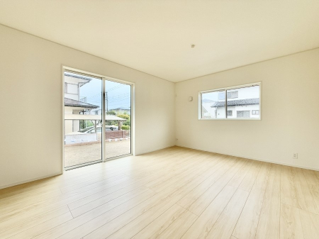 ���r���O ����