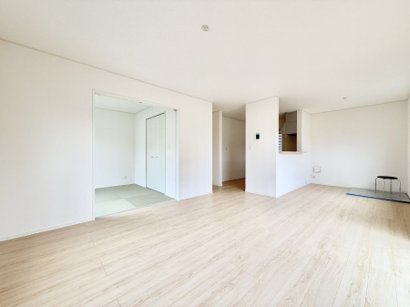 ���r���O ����