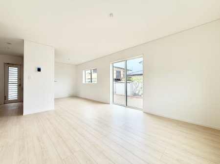 ���r���O ����