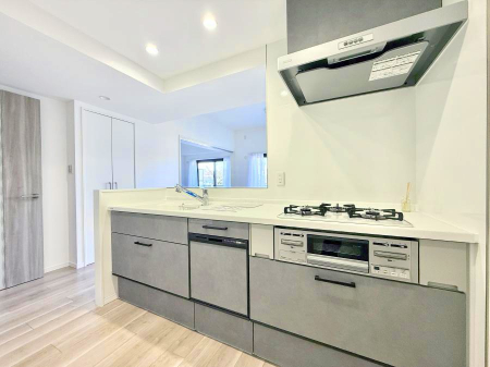 �L�b�`�� �����������������Ԃ����܂��A�Ί炠�ӂ��L�b�`��