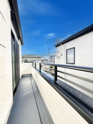 �o���R�j�[ ������ �G�߂̈ڂ낢����������J���I�ȋ�Ԃł�