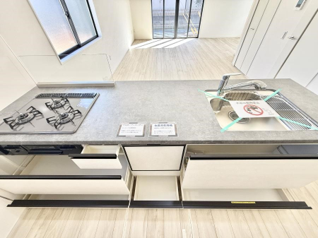 �L�b�`�� �����������������Ɗy�����Ȃ�A���K�ȃL�b�`�����