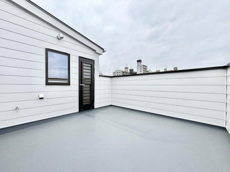 �o���R�j�[ ������ �G�߂̈ڂ낢����������J���I�ȋ�Ԃł�