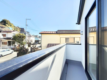 �o���R�j�[ ������ �G�߂̈ڂ낢����������J���I�ȋ�Ԃł�