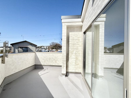 �o���R�j�[ ������ �G�߂̈ڂ낢����������J���I�ȋ�Ԃł�