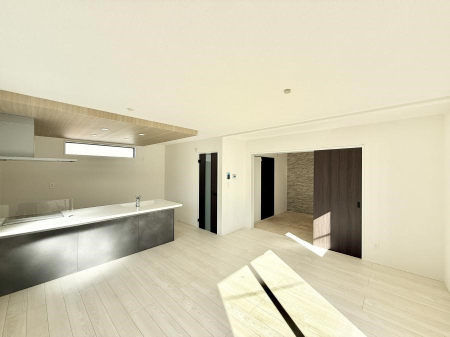 ���r���O ���������났�ƏΊ炪�W�܂�A�S���܂郊�r���O