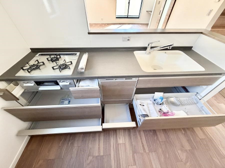 �L�b�`�� �����������������Ԃ����܂��A�Ί炠�ӂ��L�b�`��