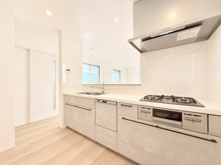 �L�b�`�� �����������������Ԃ����܂��A�Ί炠�ӂ��L�b�`��