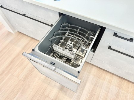 ���̑����� �ݔ�����ԂȂ����I�H����s�J�s�J�Ɏd�グ�Ă���܂�