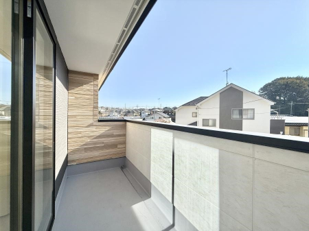 �o���R�j�[ ������ �G�߂̈ڂ낢����������J���I�ȋ�Ԃł�