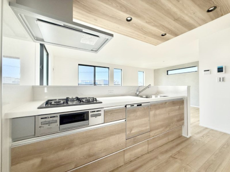 �L�b�`�� �������V���v���Ŕ������S�n�悢���Ԃ𐶂ރL�b�`�����