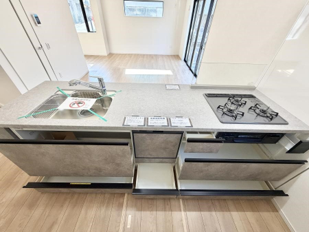 �L�b�`�� �������Ƒ����J��[�߂�A������̂���L�b�`��