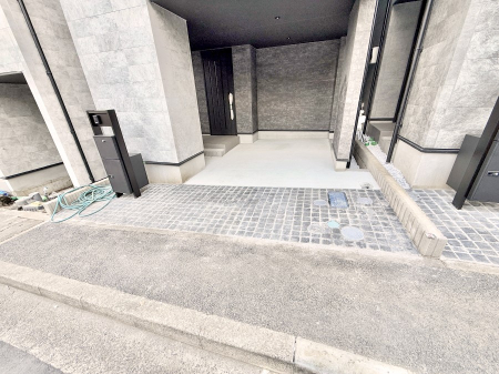  �O�ρ������̒��Ԃ����K��