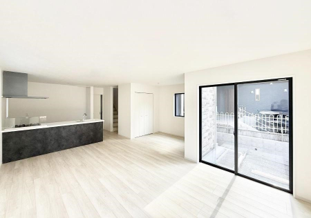 ���r���O ���������났�ƏΊ炪�W�܂�A�S���܂郊�r���O