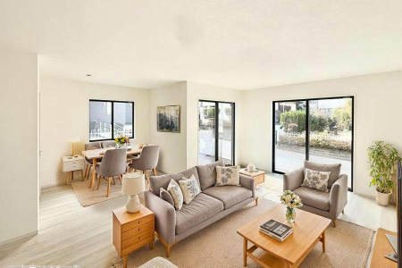 ���r���O ���������S�n�̂����A���z�̃��r���O