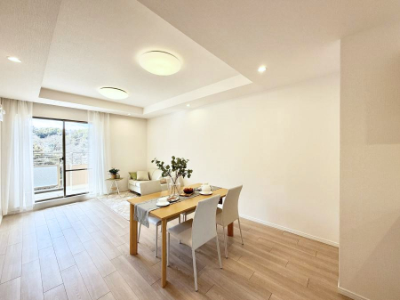 ���r���O ���������났�ƏΊ炪�W�܂�A�S���܂郊�r���O