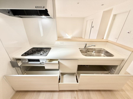 �L�b�`�� �����������������Ԃ����܂��A�Ί炠�ӂ��L�b�`��