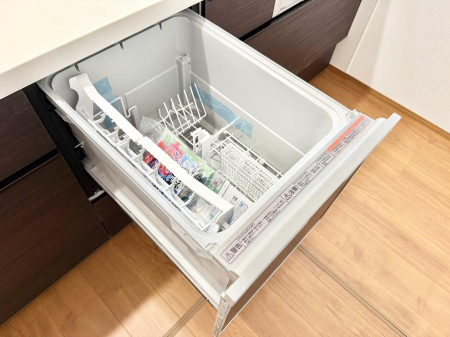 ���̑����� �ݔ�����ԂȂ����I�H����s�J�s�J�Ɏd�グ�Ă���܂�