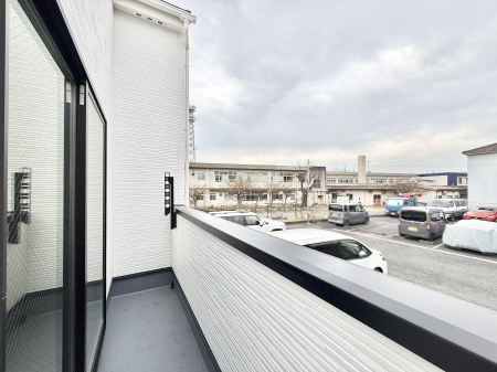 �o���R�j�[ ������ �G�߂̈ڂ낢����������J���I�ȋ�Ԃł�