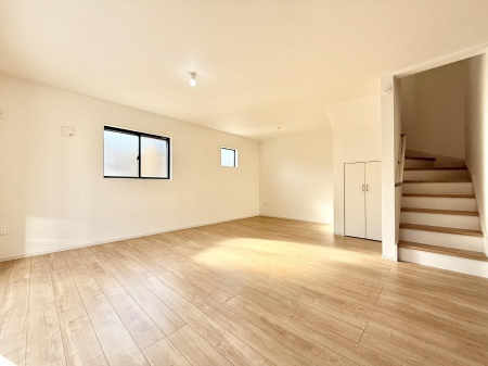 ���r���O ���������났�ƏΊ炪�W�܂�A�S���܂郊�r���O