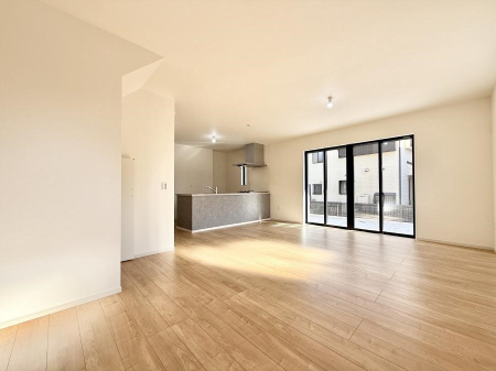 ���r���O ���������S�n�̂����A���z�̃��r���O