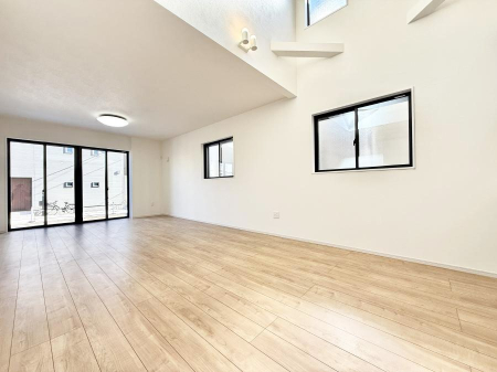 ���r���O ���������R�Ɖ�b�����܂��A�S�n�悢�ЂƂƂ�