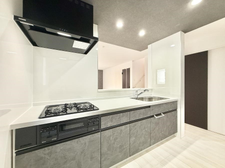 �L�b�`�� �������Ƒ����J��[�߂�A������̂���L�b�`��