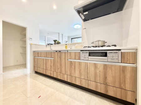 �L�b�`�� �������Ƒ����J��[�߂�A������̂���L�b�`��