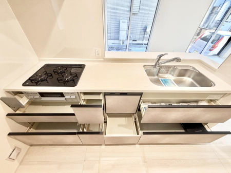 �L�b�`�� �������Ƒ����J��[�߂�A������̂���L�b�`��