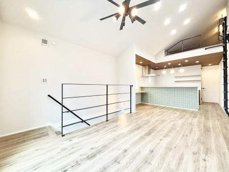 ���r���O ���������S�n�̂����A���z�̃��r���O