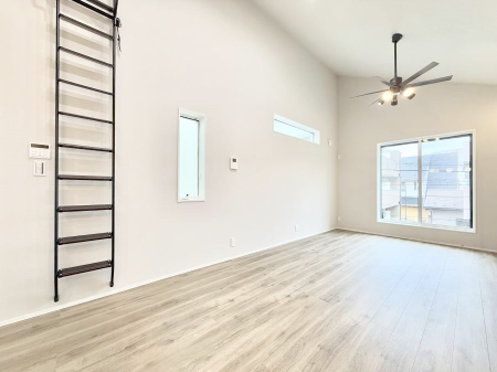 ���r���O ���������R�Ɖ�b�����܂��A�S�n�悢�ЂƂƂ�