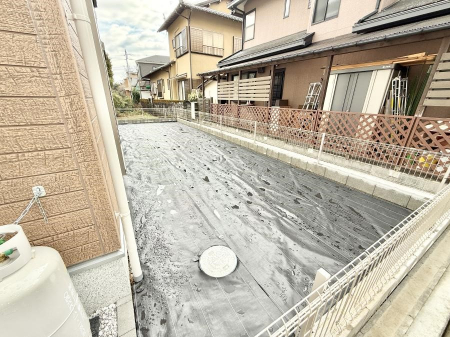 ���̑� �O�ρ���炵�ɏ�����^����A�΂��������ꂽ�Z�܂��ł�