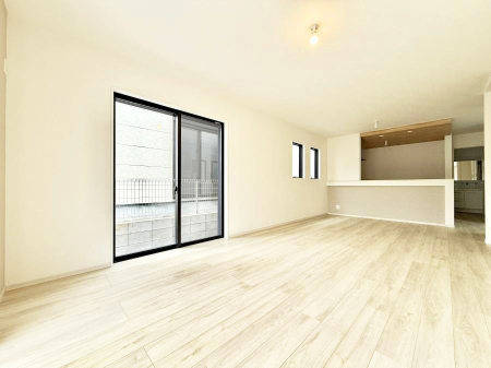 ���r���O ���������R�̌����������݁A���邢��Ԃ��L����܂�