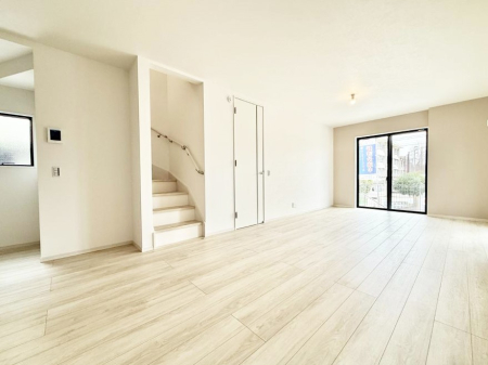 ���̑����� ������LDK�ɊK�i������ƁA�Ƒ��̉�b�������Ĉ�̊����������܂���