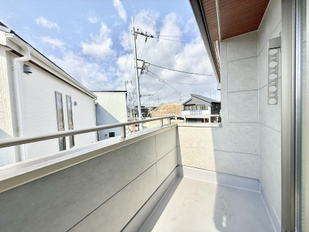 �o���R�j�[ ������ �G�߂̈ڂ낢����������J���I�ȋ�Ԃł�