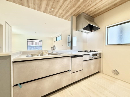 �L�b�`�� ���������y���݂ƐH�ׂ�K����͂���L�b�`��