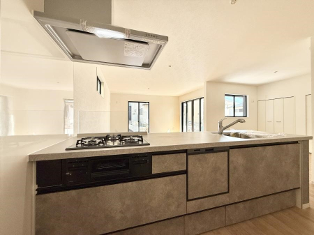 �L�b�`�� �����������������Ԃ����܂��A�Ί炠�ӂ��L�b�`��