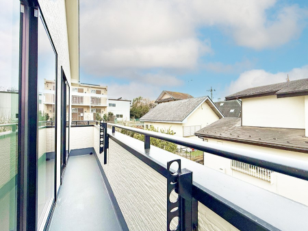 �o���R�j�[ ������ �G�߂̈ڂ낢����������J���I�ȋ�Ԃł�