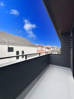 �o���R�j�[ ������ �G�߂̈ڂ낢����������J���I�ȋ�Ԃł�