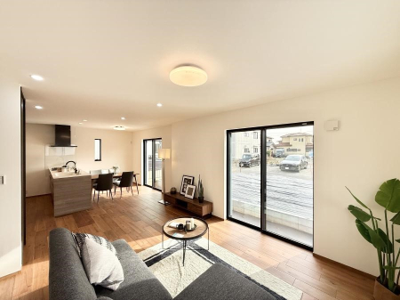 ���r���O ����