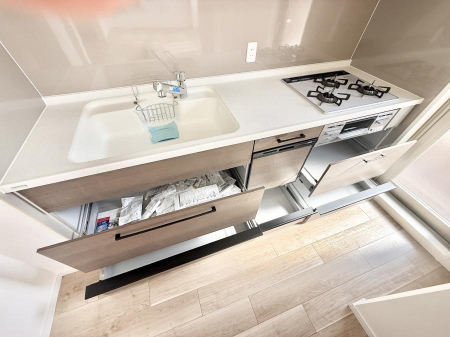 �L�b�`�� �������Ƒ����J��[�߂�A������̂���L�b�`��