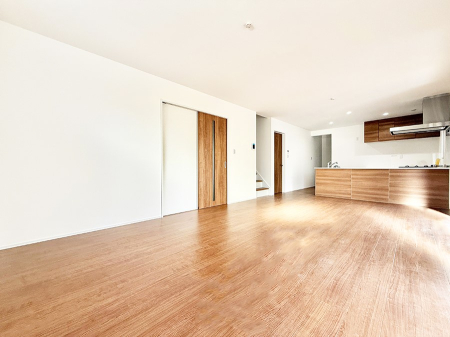 ���r���O ����