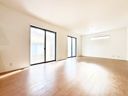 ���r���O ����