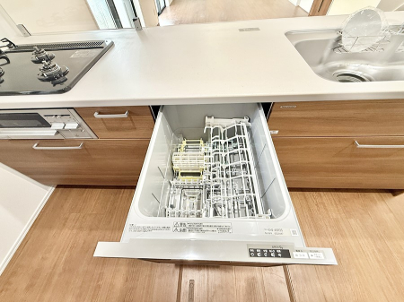 ���̑����� �ݔ����H��̕ЂÂ����H��킪����Ύ��Z�ɁB���Ƒ��Ƃ̎��Ԃ𑝂₹�܂�