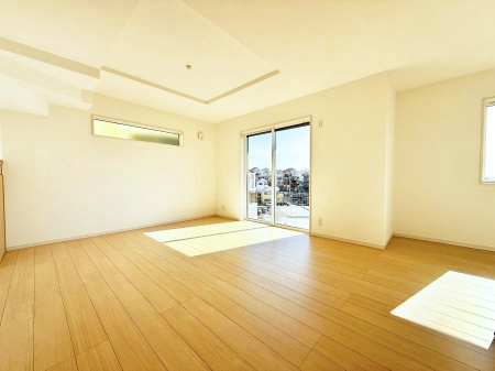 ���r���O ����