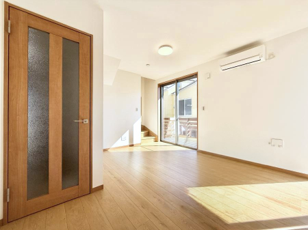 ���r���O ���������R�Ɖ�b�����܂��A�S�n�悢�ЂƂƂ�